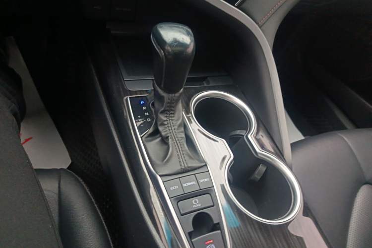 Used Toyota Camry 2021 2.5G Luxury Edition Gear Lever