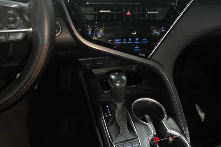 Used Toyota Camry 2021 2.5G Luxury Edition Gear Lever