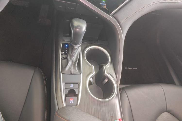 Used Toyota Camry 2021 2.0G Luxury Edition Gear Lever
