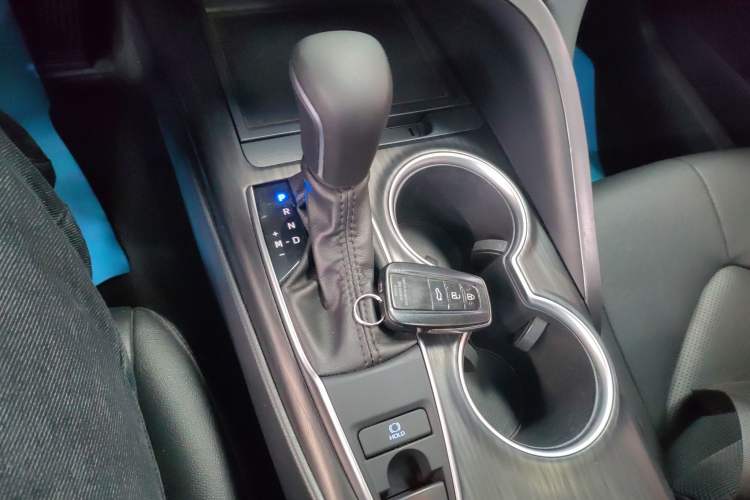 Used Toyota Camry 2021 2.0G Luxury Edition Gear Lever
