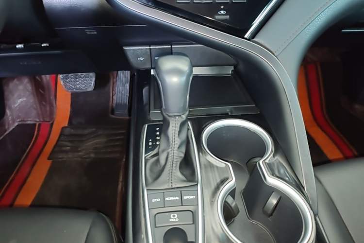 Used Toyota Camry 2021 2.5G Luxury Edition Gear Lever