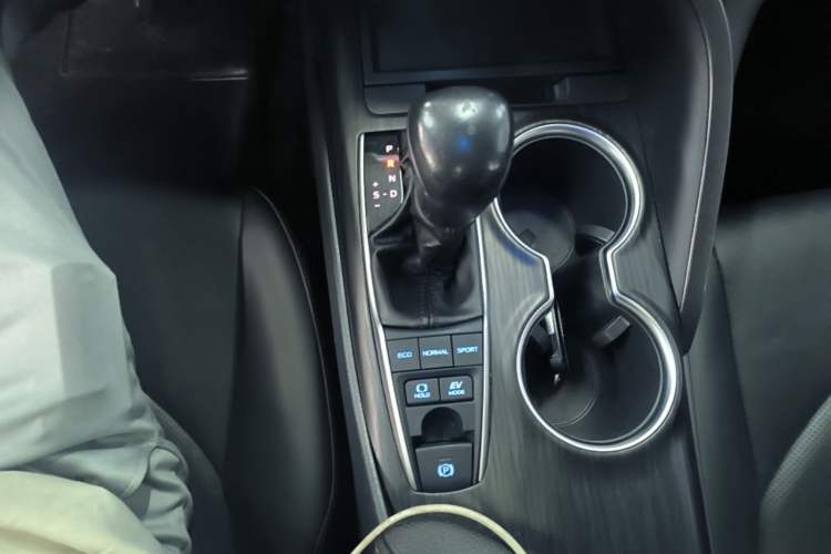Used Toyota Camry 2021 Dual-Motor 2.5HG Luxury Edition Gear Lever