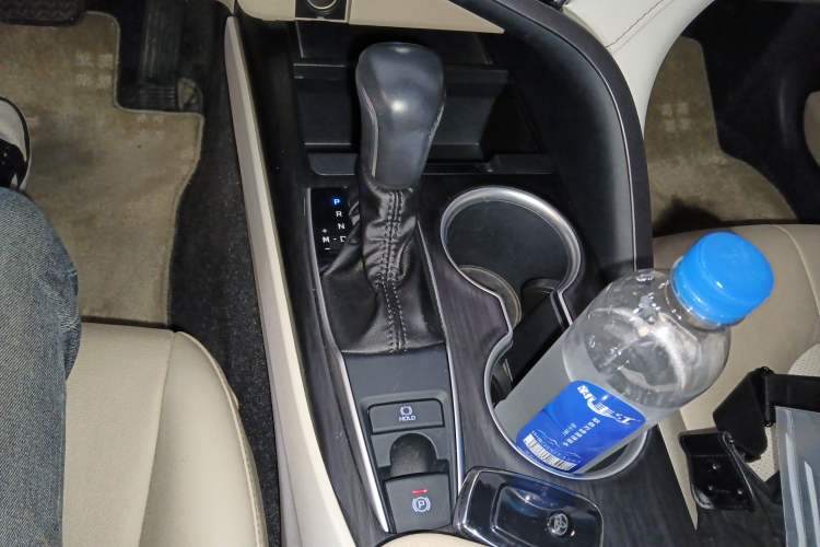 Used Toyota Camry 2021 2.0G Luxury Edition Gear Lever