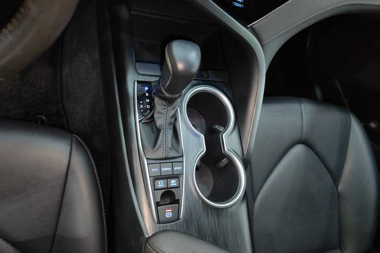 Used Toyota Camry 2021 Dual-Motor 2.5HG Luxury Edition Gear Lever
