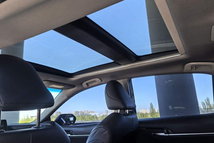 Used Toyota Camry 2021 2.5G Luxury Edition Headliner