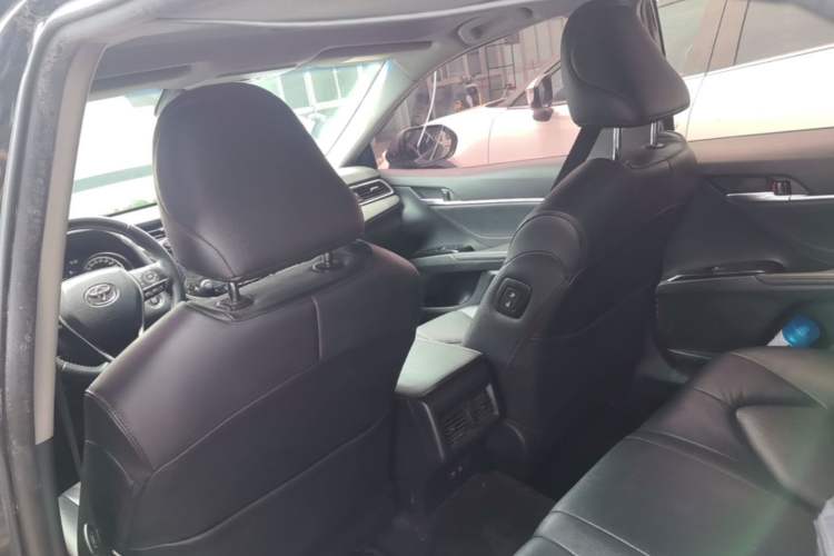 Used Toyota Camry 2021 2.0G Luxury Edition Headliner