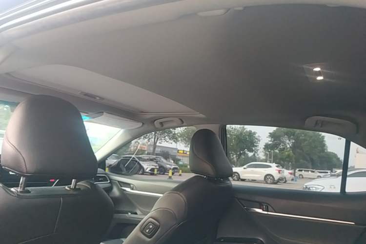 Used Toyota Camry 2021 2.0G Luxury Edition Headliner