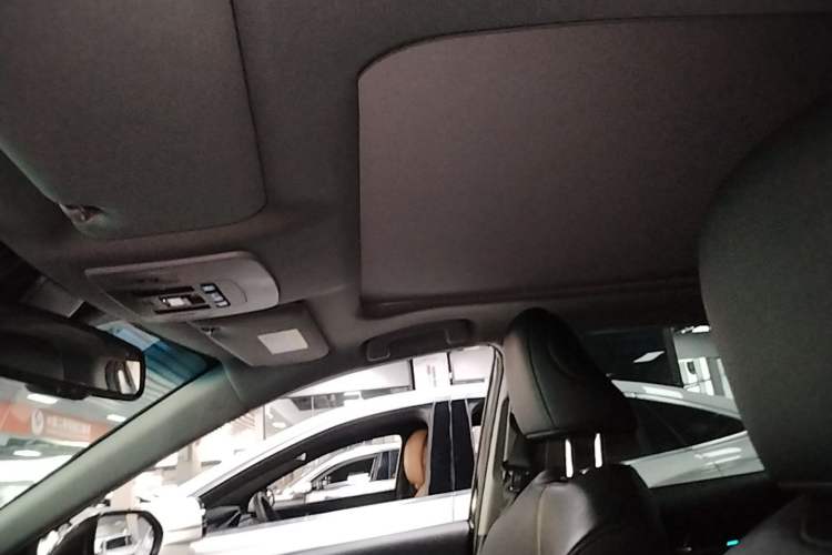 Used Toyota Camry 2021 2.5G Luxury Edition Headliner