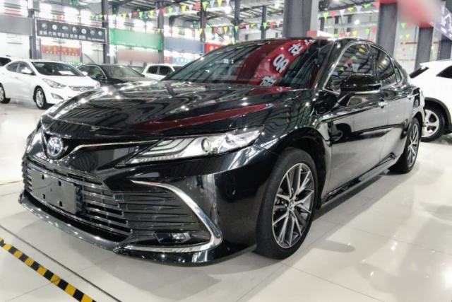 Ojetý Toyota Camry 2021 Dual-Motor 2.5HG Luxury Edition