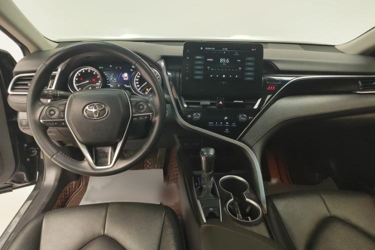 Used Toyota Camry 2021 2.0G Luxury Edition Interior 1