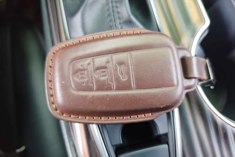 Used Toyota Camry 2021 2.0G Luxury Edition Interior 1