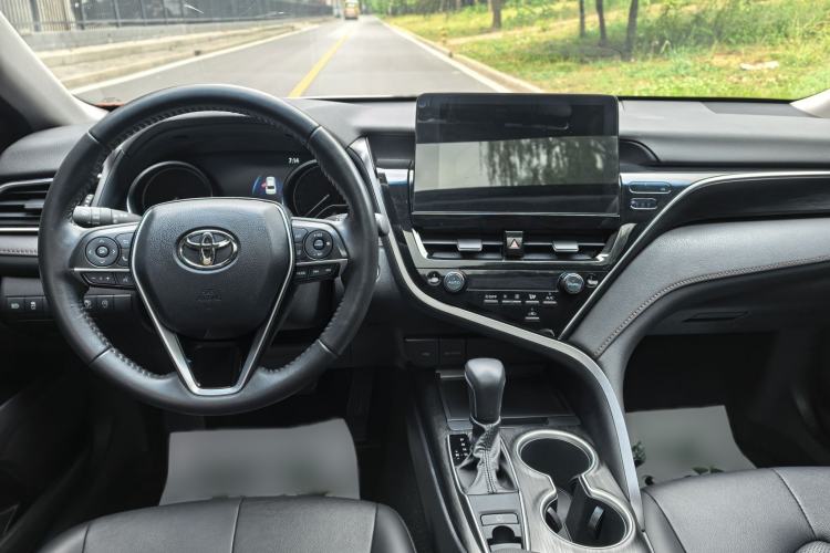 Used Toyota Camry 2021 2.0G Luxury Edition Interior 1