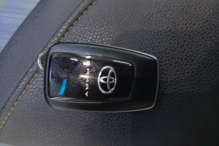 Used Toyota Camry 2021 2.0G Luxury Edition Interior 1