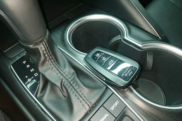 Used Toyota Camry 2021 Dual-Motor 2.5 HGVP Leading Edition Interior 1