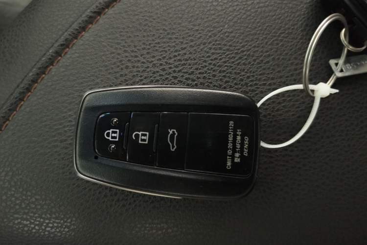 Used Toyota Camry 2021 2.0G Luxury Edition Interior 1