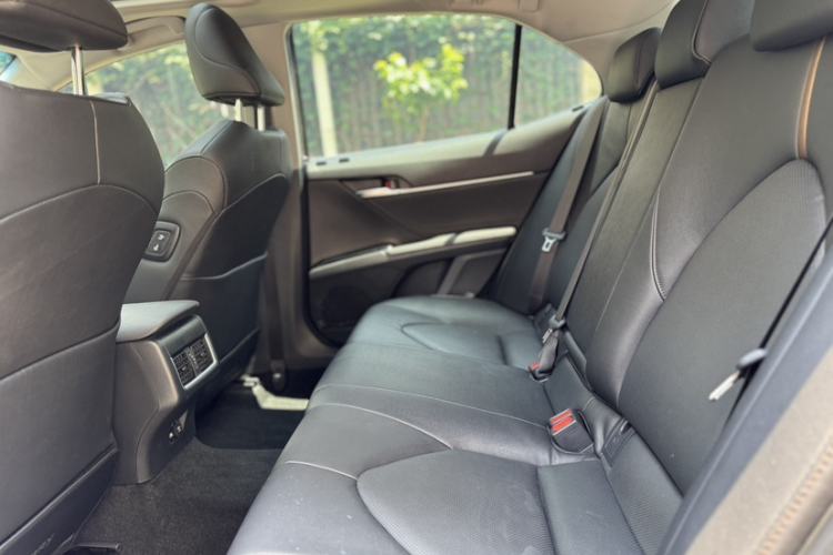 Used Toyota Camry 2021 2.0G Luxury Edition Interior 1