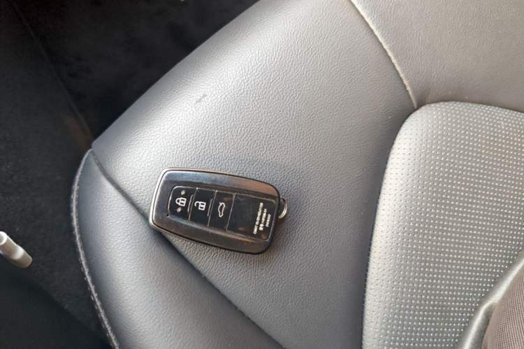 Used Toyota Camry 2021 2.0G Luxury Edition Interior 1