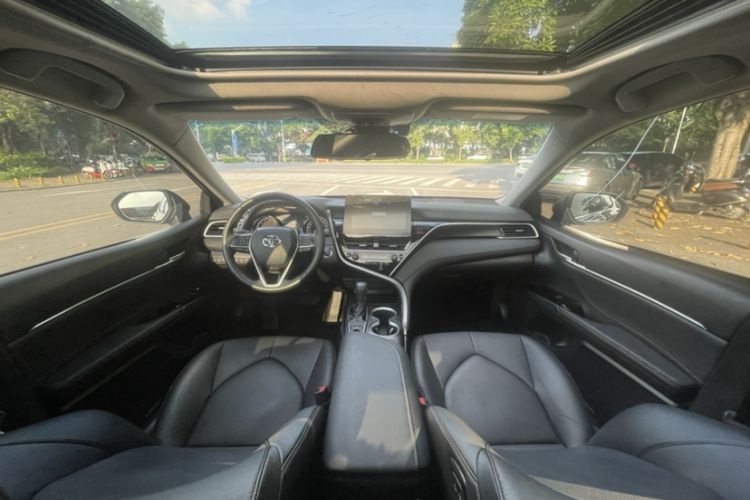 Used Toyota Camry 2021 2.0G Luxury Edition Interior 1