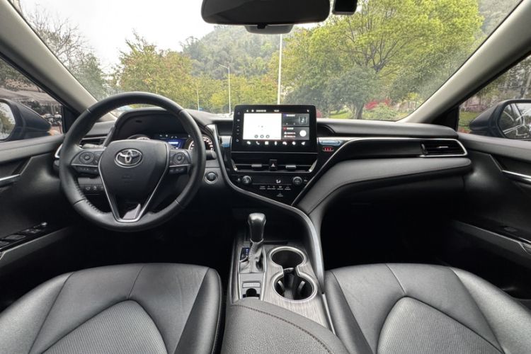Used Toyota Camry 2021 2.0G Luxury Edition Interior 1
