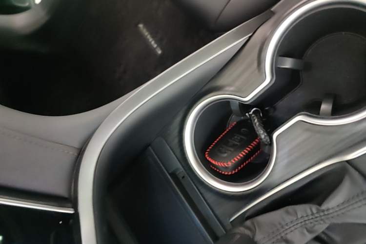 Used Toyota Camry 2021 2.0G Luxury Edition Interior 1