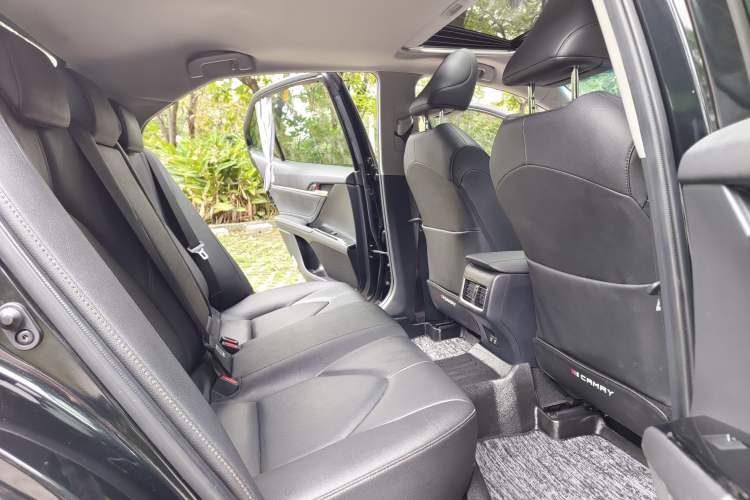 Used Toyota Camry 2021 2.0G Luxury Edition Interior 1