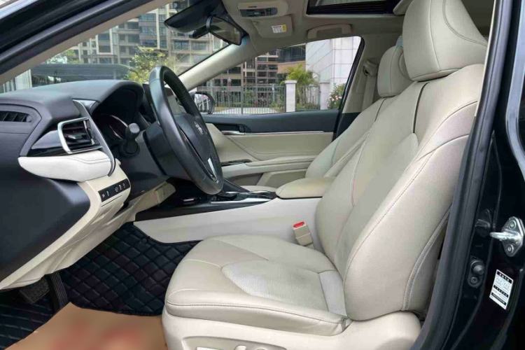 Used Toyota Camry 2021 2.0G Luxury Edition Interior 1