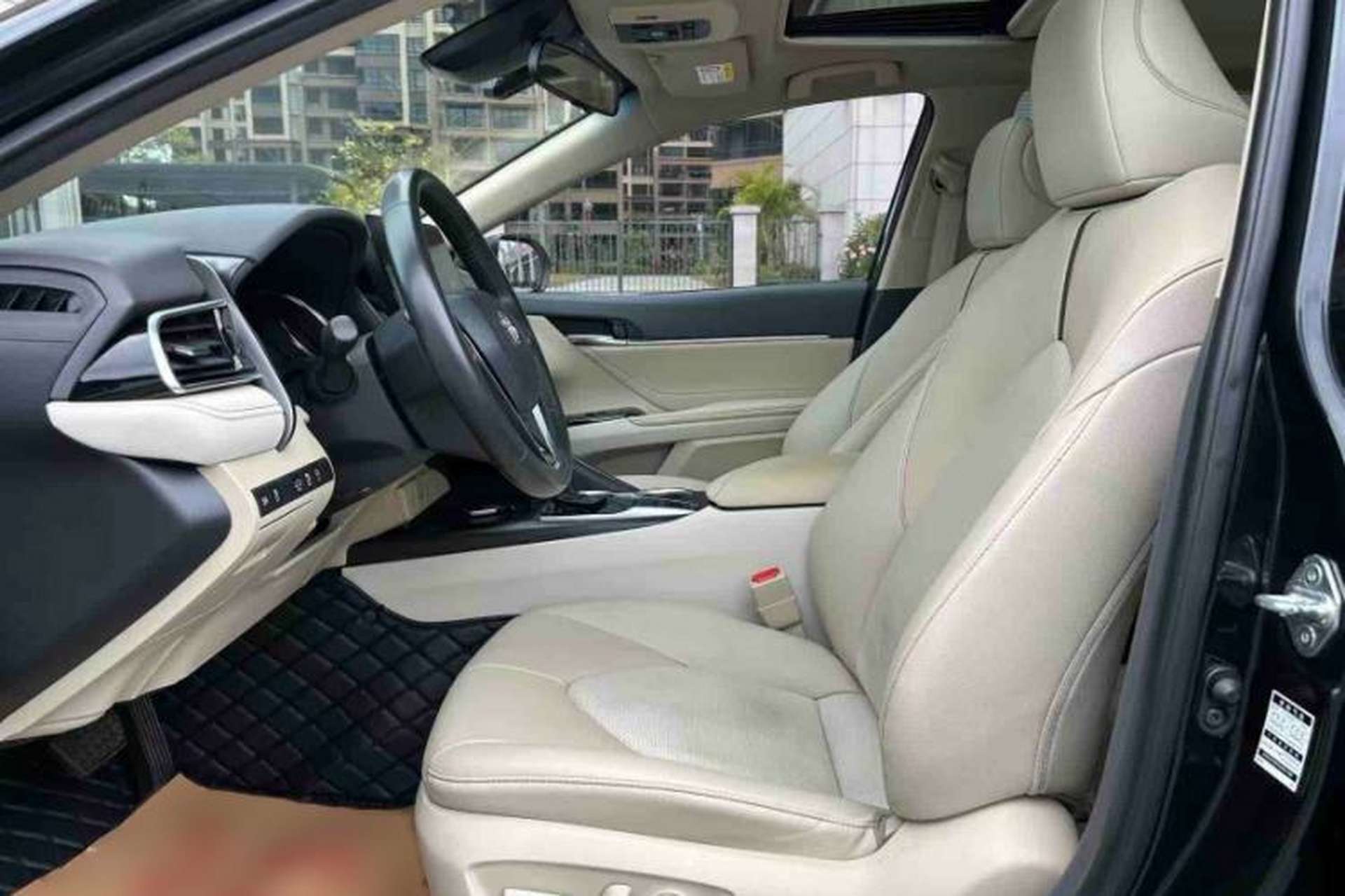 Used Toyota Camry 2021 2.0G Luxury Edition Interior 1