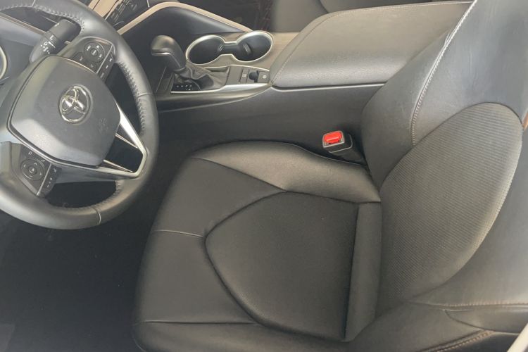 Used Toyota Camry 2021 2.0G Luxury Edition Interior 1