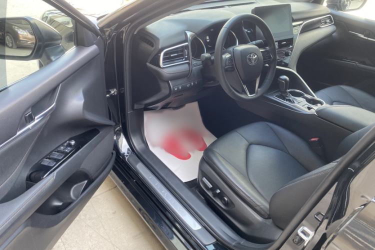 Used Toyota Camry 2021 2.0G Luxury Edition Interior 2