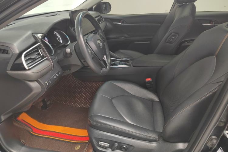 Used Toyota Camry 2021 2.0G Luxury Edition Interior 2