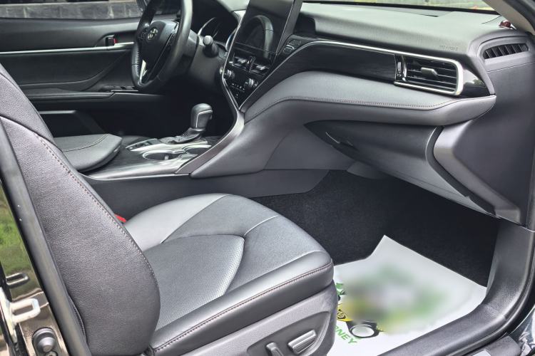 Used Toyota Camry 2021 2.0G Luxury Edition Interior 2