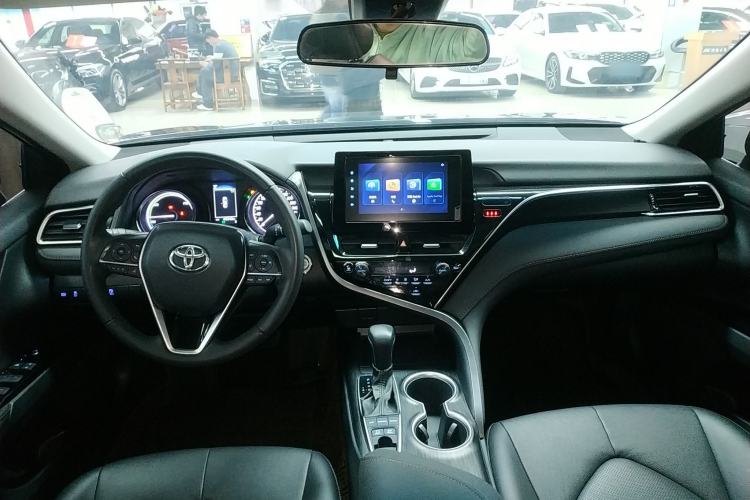 Used Toyota Camry 2021 Dual-Motor 2.5 HGVP Leading Edition Interior 2