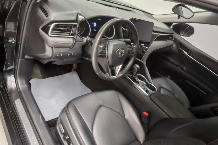 Used Toyota Camry 2021 2.0G Luxury Edition Interior 2