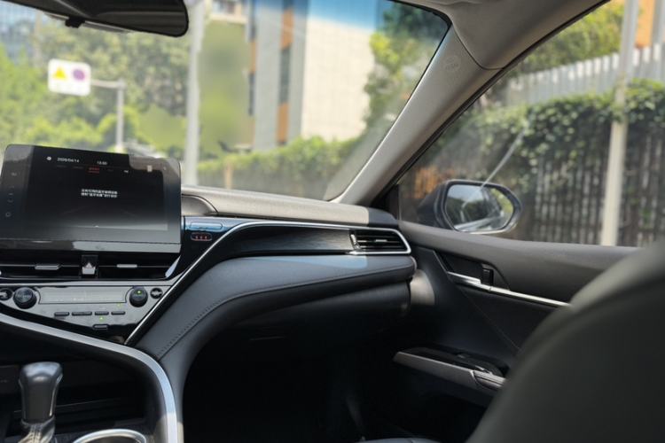Used Toyota Camry 2021 2.0G Luxury Edition Interior 2