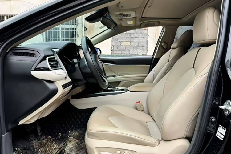Used Toyota Camry 2021 Dual-Motor 2.5 HGVP Leading Edition Interior 2