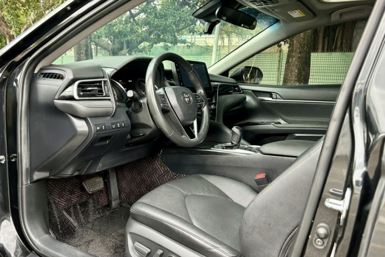 Used Toyota Camry 2021 2.0G Luxury Edition Interior 2