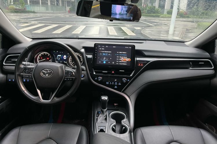 Used Toyota Camry 2021 2.0G Luxury Edition Interior 2