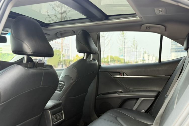 Used Toyota Camry 2021 Dual-Motor 2.5HG Luxury Edition Interior 2
