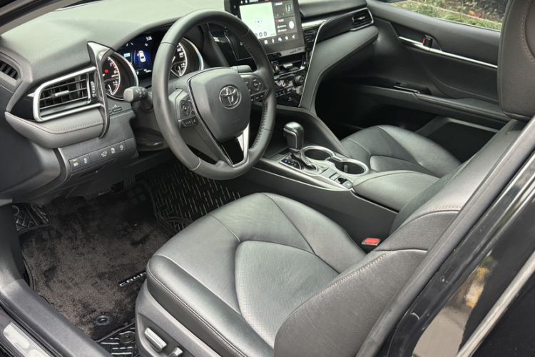 Used Toyota Camry 2021 2.0G Luxury Edition Interior 2