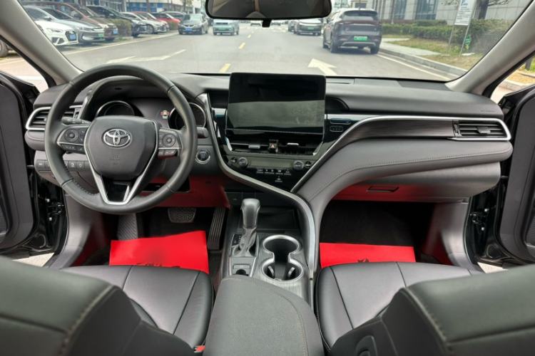 Used Toyota Camry 2021 2.0G Luxury Edition Interior 2