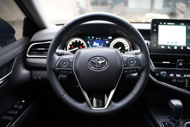 Used Toyota Camry 2021 2.0G Luxury Edition Interior 2