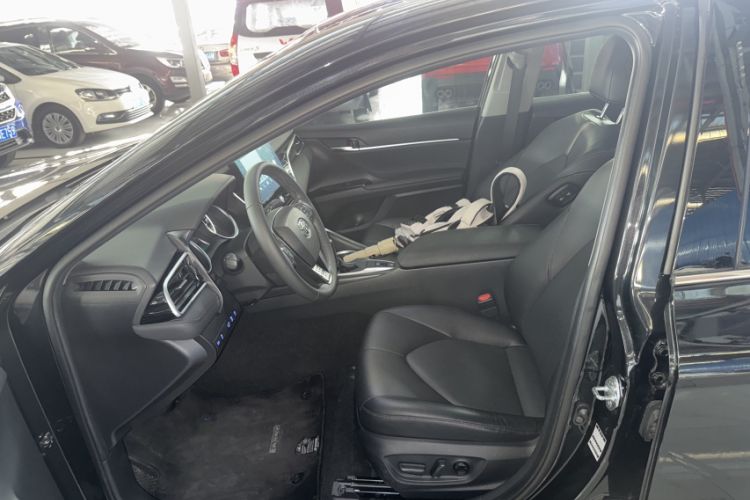 Used Toyota Camry 2021 2.0G Luxury Edition Interior 2