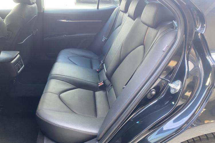 Used Toyota Camry 2021 2.0G Luxury Edition Interior 3