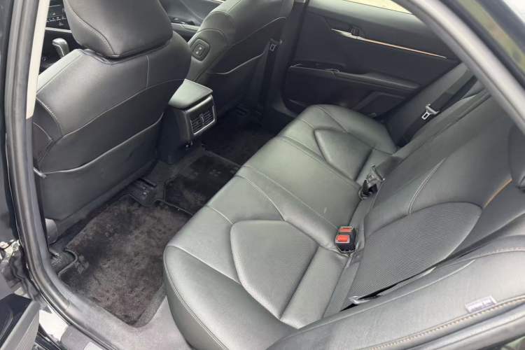Used Toyota Camry 2021 2.0G Luxury Edition Interior 3