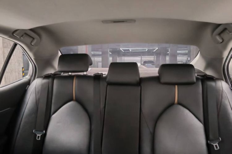 Used Toyota Camry 2021 2.0G Luxury Edition Interior 3