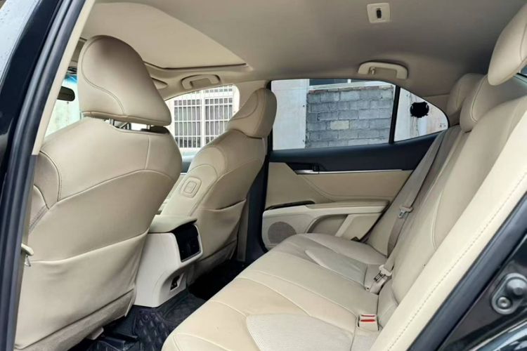 Used Toyota Camry 2021 Dual-Motor 2.5 HGVP Leading Edition Interior 3