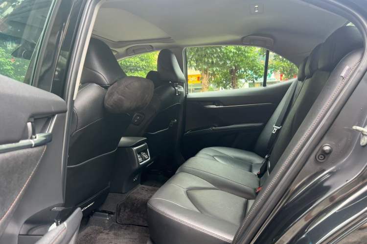 Used Toyota Camry 2021 2.0G Luxury Edition Interior 3