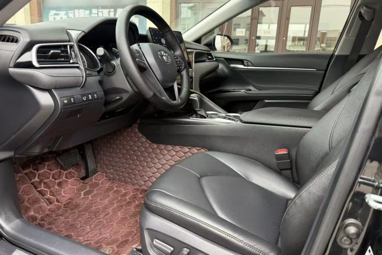 Used Toyota Camry 2021 2.0G Luxury Edition Interior 3