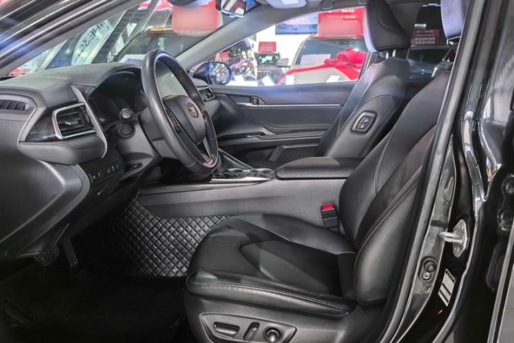 Used Toyota Camry 2021 2.5G Luxury Edition Interior 3