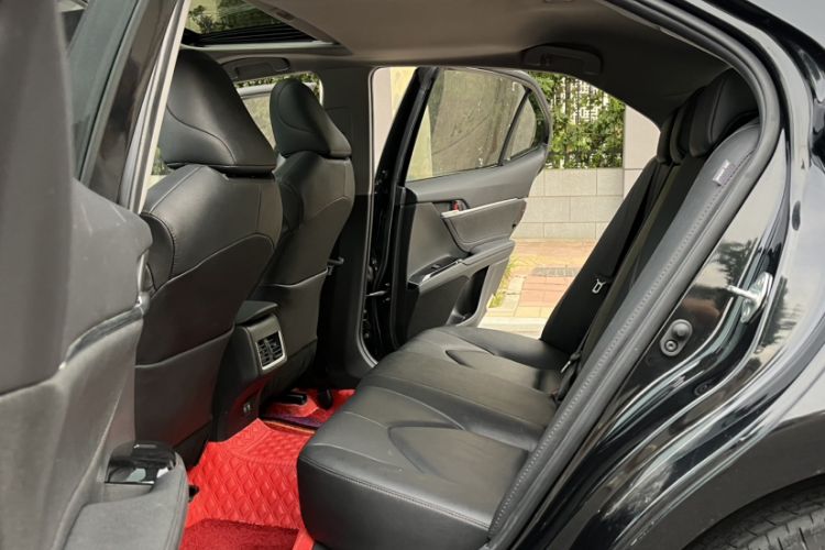Used Toyota Camry 2021 2.0G Luxury Edition Interior 3